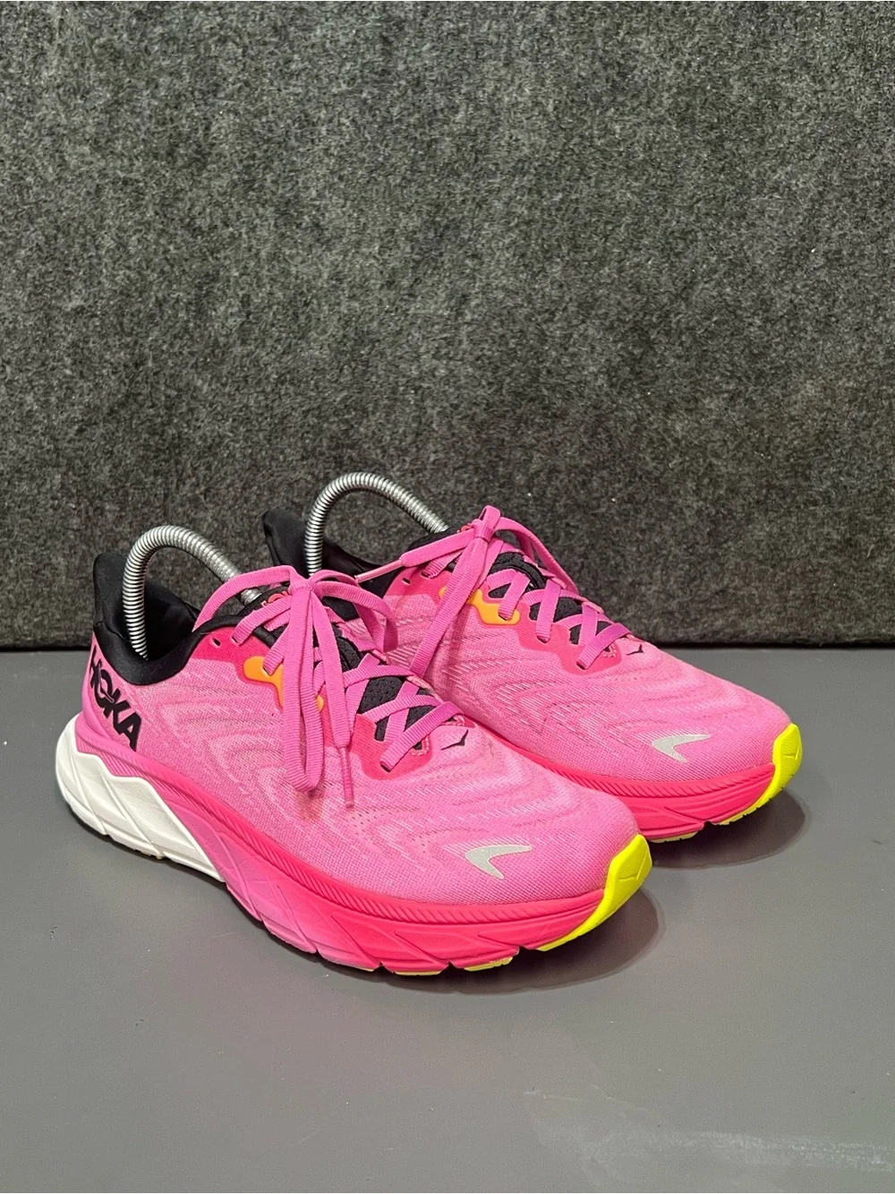 Hoka Women's Arahi 6 Running Shoes Size 7.5